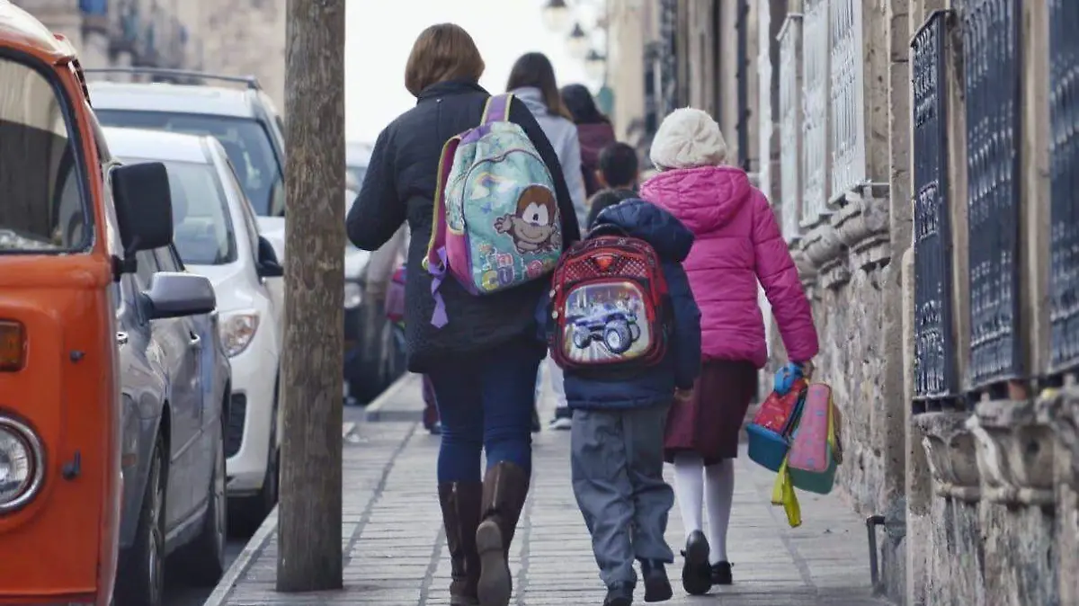 FOCO REGRESO A CLASES (CHR) (2)